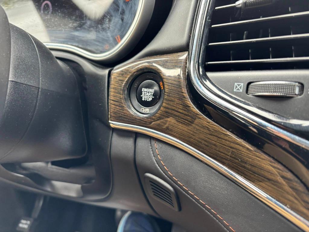 Jeep Grand Cherokee photo 18