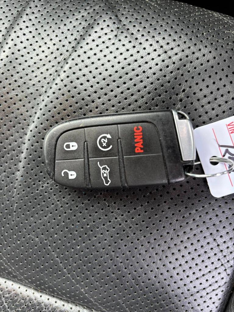 Jeep Grand Cherokee photo 17