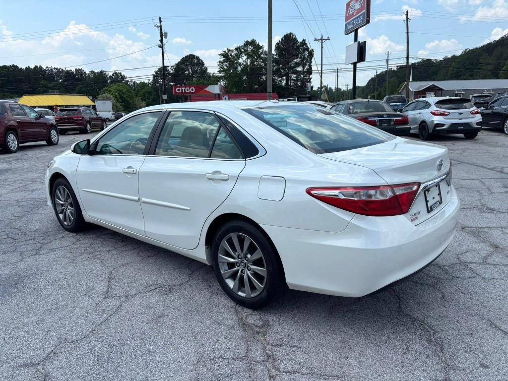 Toyota Camry photo 4