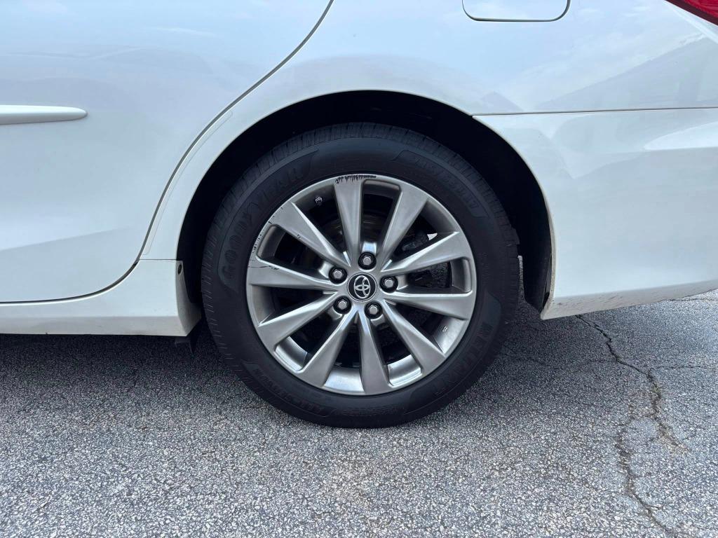 Toyota Camry photo 18