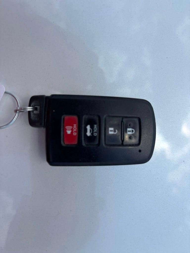 Toyota Camry photo 19