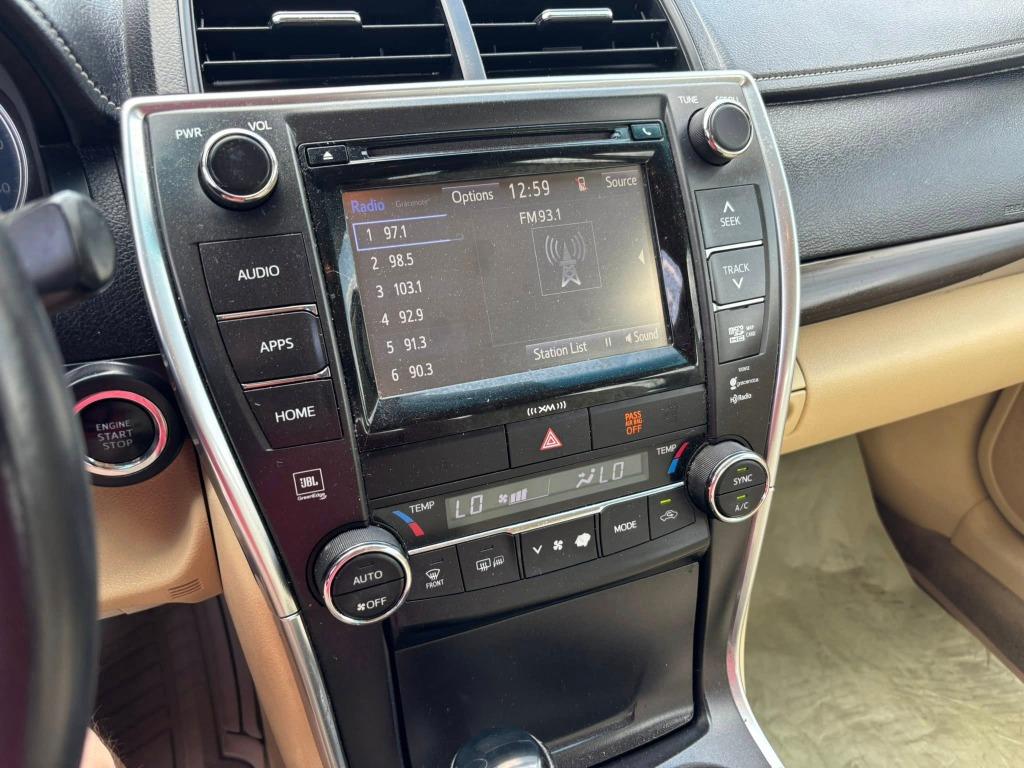 Toyota Camry photo 11
