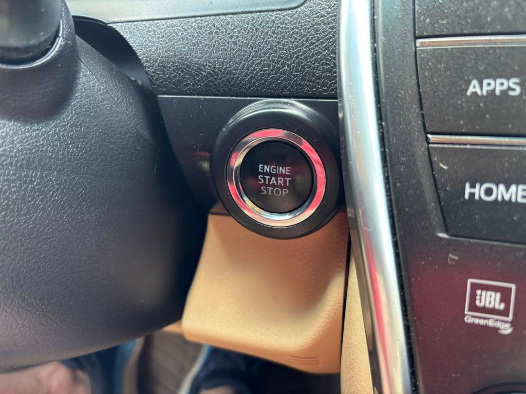Toyota Camry photo 14
