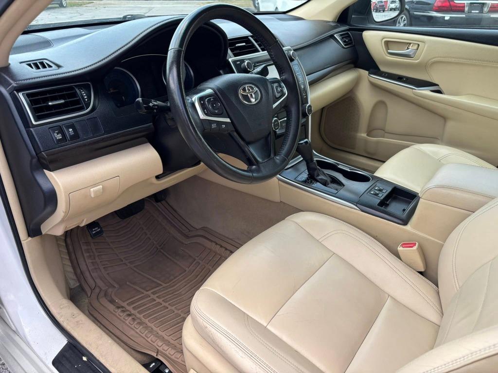 Toyota Camry photo 6