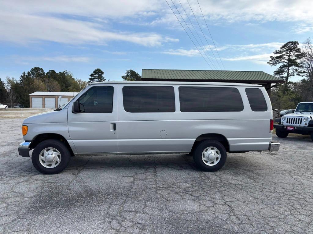 2006 Ford Econoline Wagon XLT